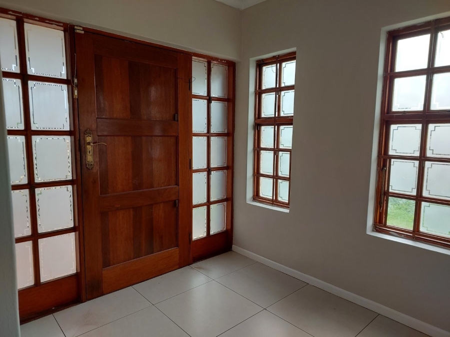 3 Bedroom Property for Sale in Uitenhage Upper Central Eastern Cape